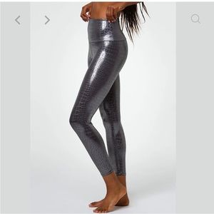 Onzie Legging in Mercury Size S/M